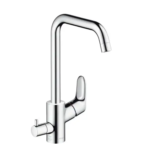 Hochglänzender Spültischmischer aus Chrom mit einem seitlichen Hebel zur Wassersteuerung. Aluminiumdetail in der Basis. Modell von Hansgrohe.